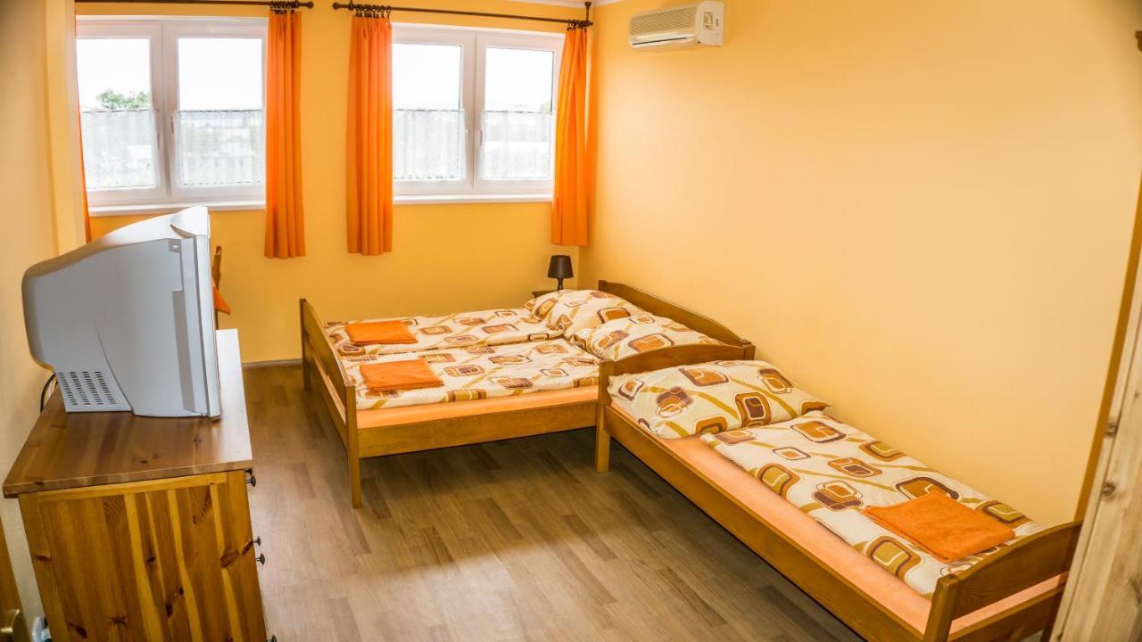 Penzion S Restauraci Na Furhaple Šakvice Zewnętrze zdjęcie