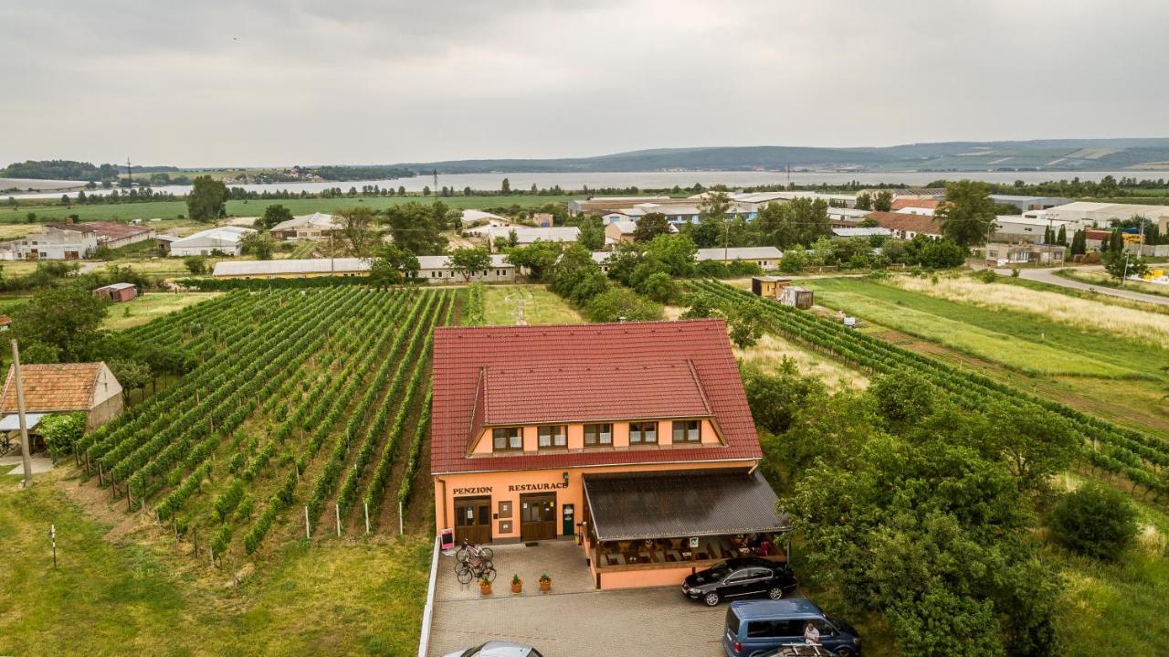 Penzion S Restauraci Na Furhaple Šakvice Zewnętrze zdjęcie